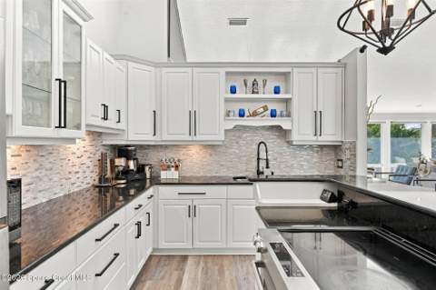 800 Kerry Downs Circle, Melbourne FL - photo 24 of 64