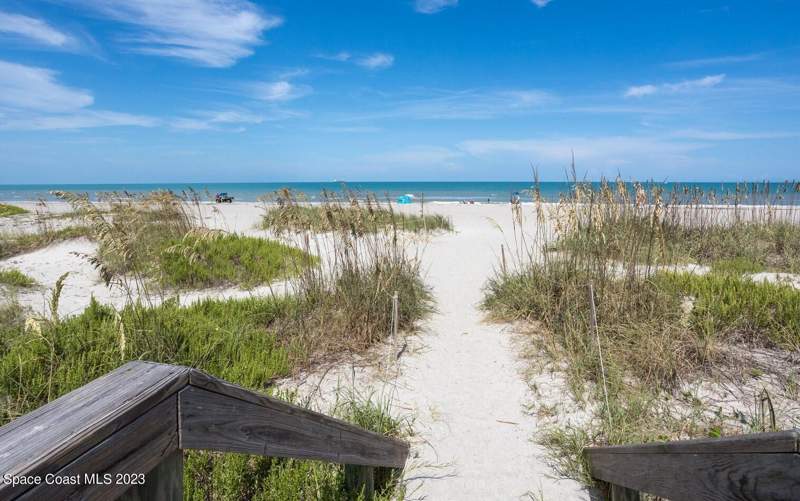 5 bedroom Single Family Residence at 411 Sunrise Drive, Cocoa Beach, Cocoa Beach — photo 4