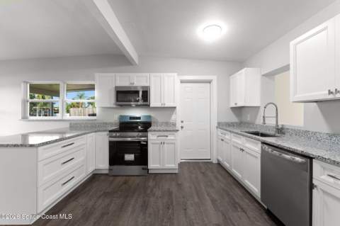 1268 Lakewood Drive, Melbourne FL - photo 9 of 44