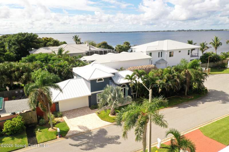 3 bedroom Single Family Residence at 185 Sandy Shoes Drive, Claytons Subd No 1, Melbourne Beach — photo 3