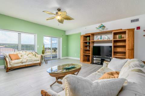 105 Pulsipher Avenue #Unit 300, Cocoa Beach FL - photo 10 of 32