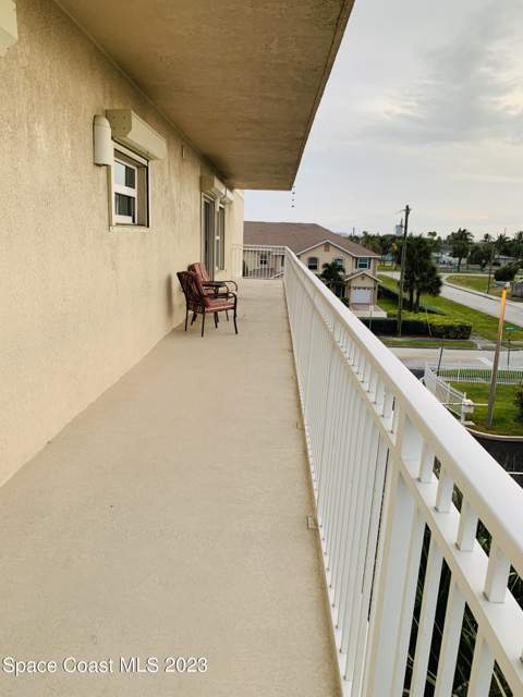 105 Pulsipher Avenue #Unit 300, Cocoa Beach FL - photo 12 of 32