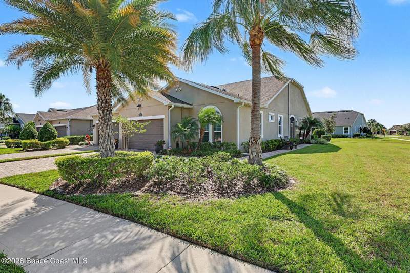 3 bedroom Single Family Residence at 8154 Loren Cove Drive, Loren Cove, Melbourne — photo 2