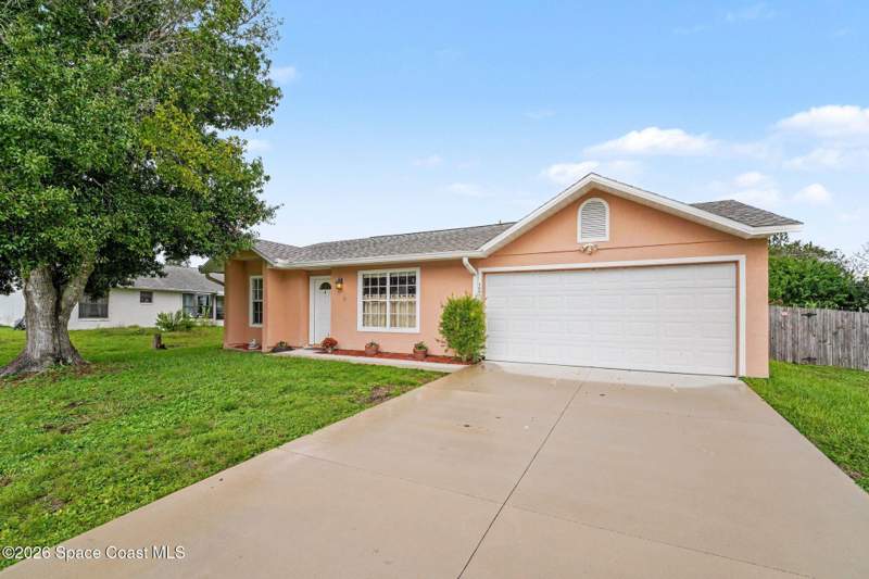 3 bedroom Single Family Residence at 1685 Hawksbill Street, Port Malabar Unit 42, Palm Bay — photo 4