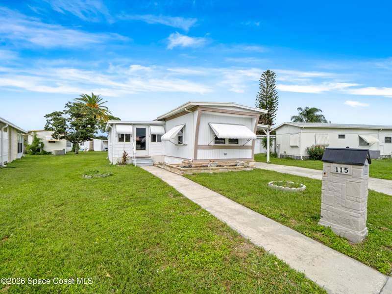 2 bedroom Manufactured Home at 115 Holiday Park Boulevard, Port Malabar Holiday Park Unit 1, Palm Bay — photo 5