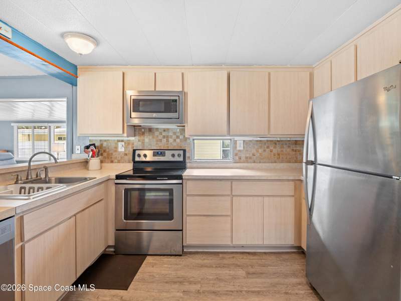 2 bedroom Manufactured Home at 115 Holiday Park Boulevard, Port Malabar Holiday Park Unit 1, Palm Bay — photo 4