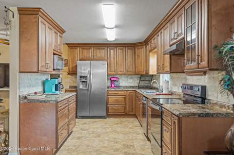 309 Barton Avenue, Melbourne FL - photo 9 of 25