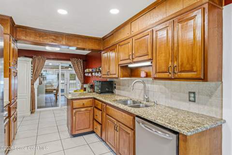 6597 Norman Drive, Melbourne Village FL - photo 16 of 60