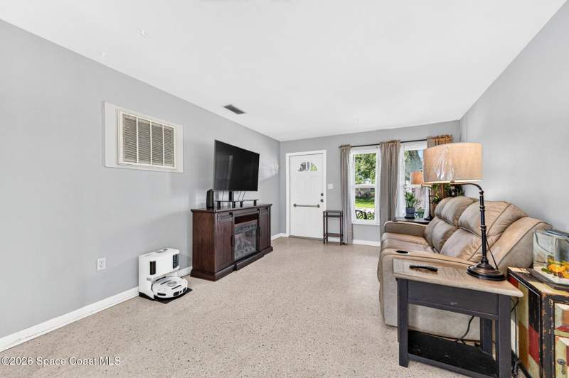 3 bedroom Single Family Residence at 1941 Washington Avenue, Bowe Gardens Sec A, Melbourne — photo 5
