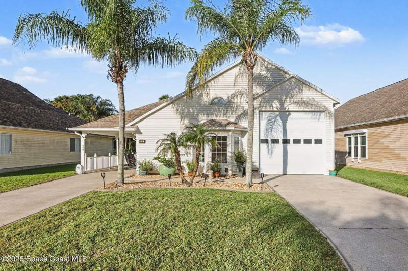 2 bedroom Single Family Residence at 658 Plantation Drive, The Great Outdoors Premier RV/Golf Resort Xi, Titusville — photo 4