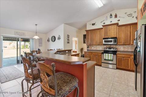 899 Sanford Street, Palm Bay FL - photo 13 of 73