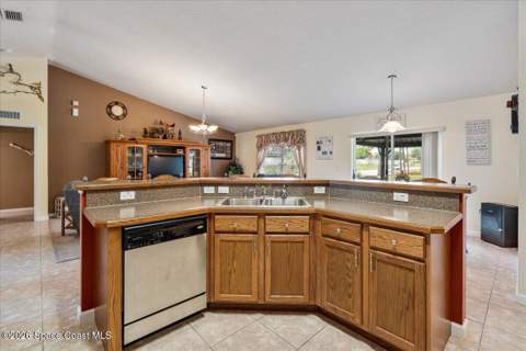 899 Sanford Street, Palm Bay FL - photo 16 of 73