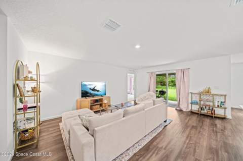 527 Falmouth Street, Palm Bay FL - photo 11 of 26