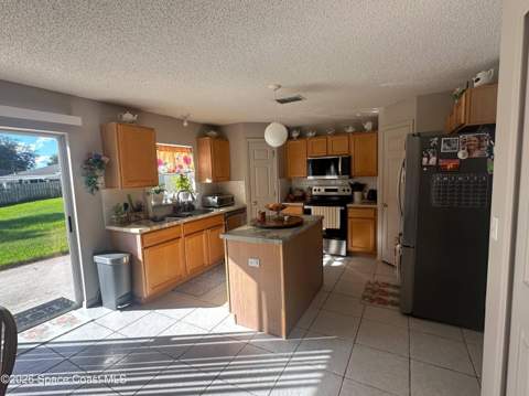 2245 NE Spring Creek Circle, Palm Bay FL - photo 6 of 8