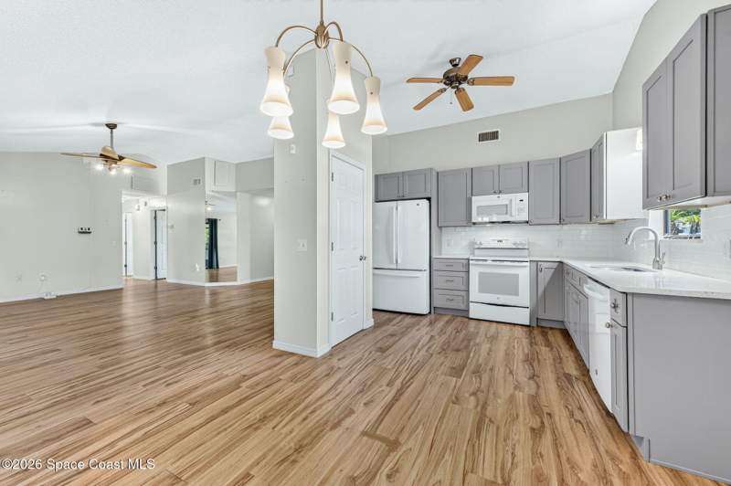 3 bedroom Single Family Residence at 4435 Westlake Drive, Hickory Trails Sec 2, Titusville — photo 4
