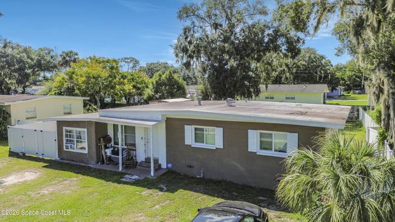 3 bedroom Single Family Residence at 1180 Titus Avenue, Shady Oaks 2nd Addn, Titusville — photo 2