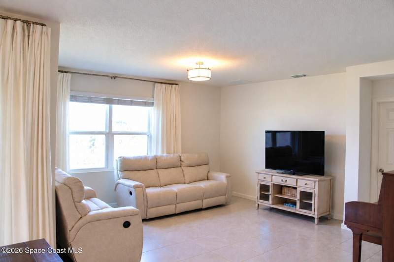 4 bedroom Single Family Residence at 3747 Aberdeen Drive, Cypress Bay Preserve Phase 1, Palm Bay — photo 4