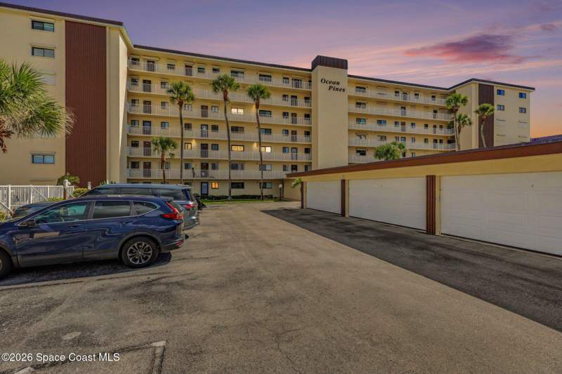 2 bedroom Condominium at 55 N 4th Street #103, Ocean Pines Condo, Cocoa Beach — photo 2