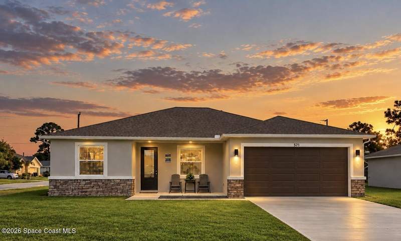 4 bedroom Single Family Residence at 571 Charlotta Avenue, Port Malabar Unit 9, Palm Bay — photo 2
