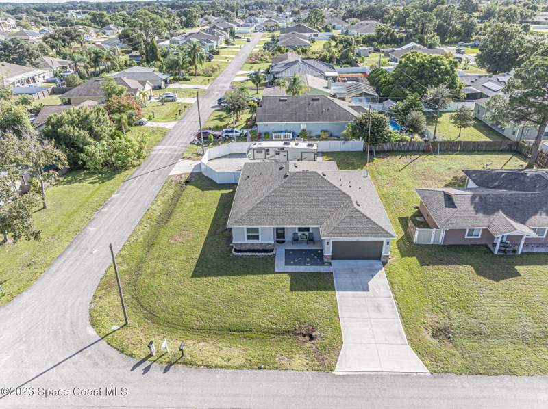 4 bedroom Single Family Residence at 571 Charlotta Avenue, Port Malabar Unit 9, Palm Bay — photo 4