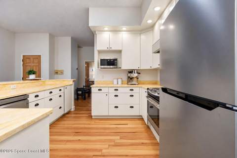 380 Lakeview Drive, Melbourne Beach FL - photo 13 of 51