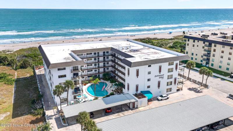 2 bedroom Condominium at 4600 Ocean Beach Boulevard #410, Driftwood Villas of Cocoa Beach Condo, Cocoa Beach — photo 3