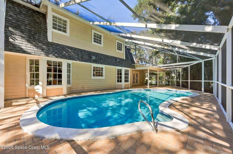 3 bedroom Single Family Residence at 655 Woodbridge Drive, Woodbridge at Suntree Unit 2 Suntree Pud Stage 8, Melbourne — photo 3