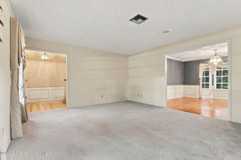 655 Woodbridge Drive, Melbourne FL - photo 13 of 83