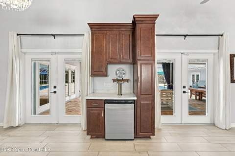501 Avenue A, Melbourne Beach FL - photo 17 of 95