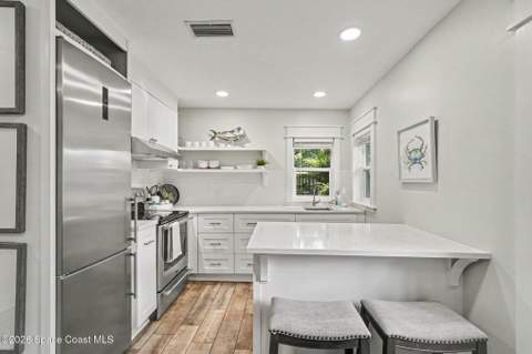505 Jefferson Avenue, Cape Canaveral FL - photo 8 of 30