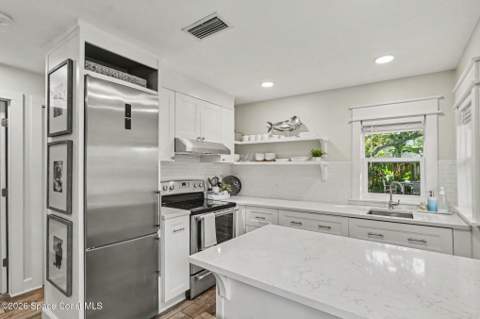 505 Jefferson Avenue, Cape Canaveral FL - photo 10 of 30