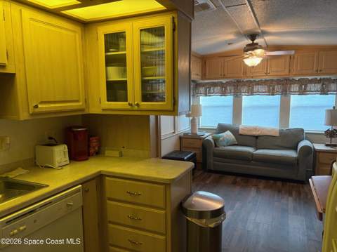 573 Carousel Lane #284, Melbourne Beach FL - photo 24 of 48