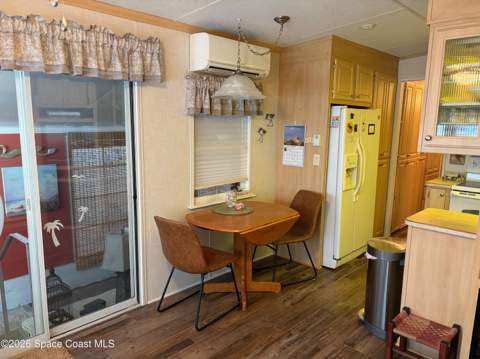 573 Carousel Lane #284, Melbourne Beach FL - photo 10 of 48