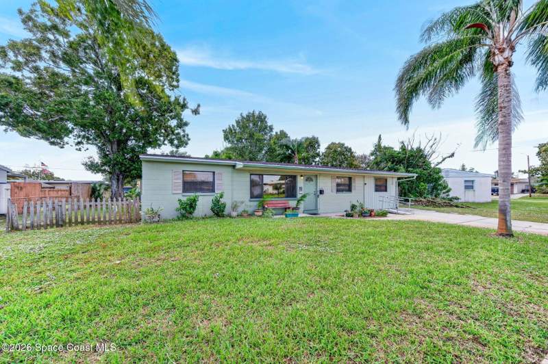 3 bedroom Single Family Residence at 1949 Harrison Avenue, Bowe Gardens Sec B, Melbourne — photo 2