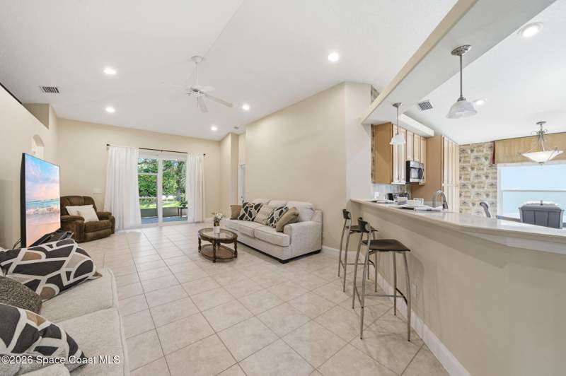 4 bedroom Single Family Residence at 1363 Blazen Ridge Court, Oak Forest, Melbourne — photo 3