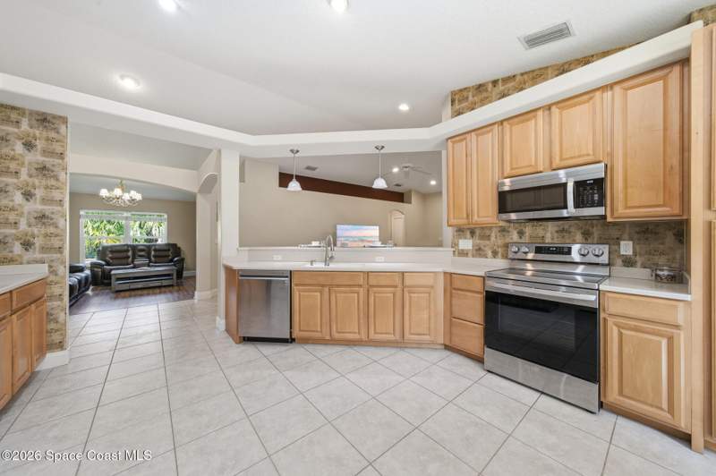 4 bedroom Single Family Residence at 1363 Blazen Ridge Court, Oak Forest, Melbourne — photo 5