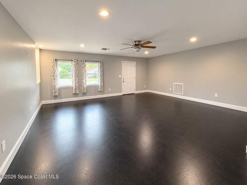 3 bedroom Single Family Residence at 1890 White Sands Drive, Whispering Hills Country Club Ests Sec 3, Titusville — photo 3