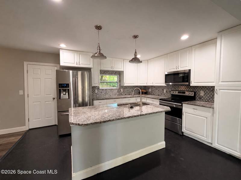 3 bedroom Single Family Residence at 1890 White Sands Drive, Whispering Hills Country Club Ests Sec 3, Titusville — photo 5