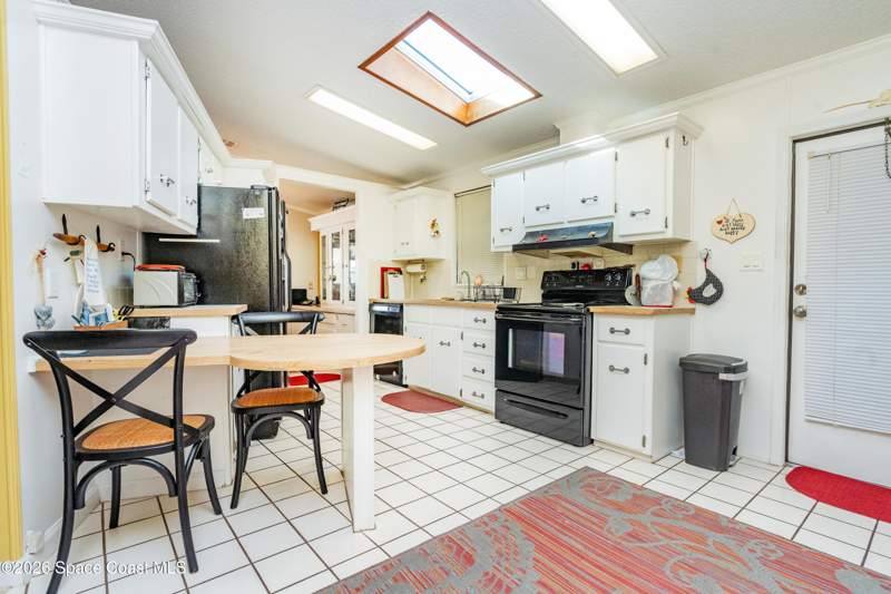 2 bedroom Manufactured Home at 580 Tarpon Drive #Unit 1 Lot 32 Blk 7, Barefoot Bay Unit 1, Sebastian — photo 2