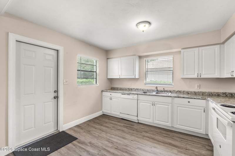 3 bedroom Single Family Residence at 412 Clarence Rowe Avenue, Carboni Park Subd, Rockledge — photo 2