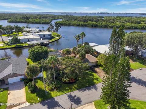 425 Arrowhead Lane, Melbourne Beach FL - photo 7 of 70