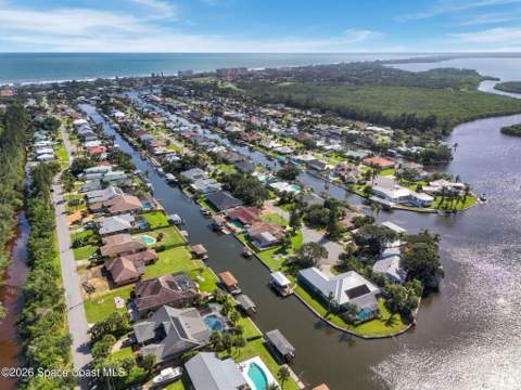 425 Arrowhead Lane, Melbourne Beach FL - photo 20 of 70