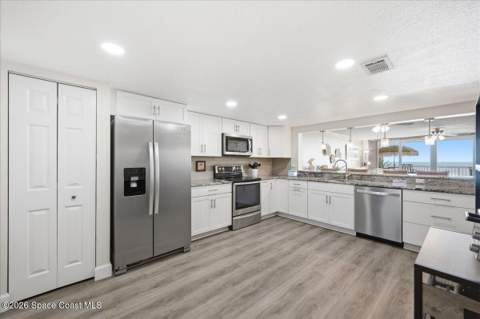 401 Jimmy Buffett Mem Highway #122, Satellite Beach FL - photo 9 of 28