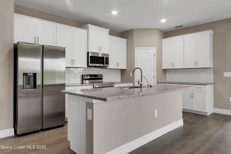4 bedroom Single Family Residence at 1766 Hallendale Avenue, Port Malabar Unit 32, Palm Bay — photo 4
