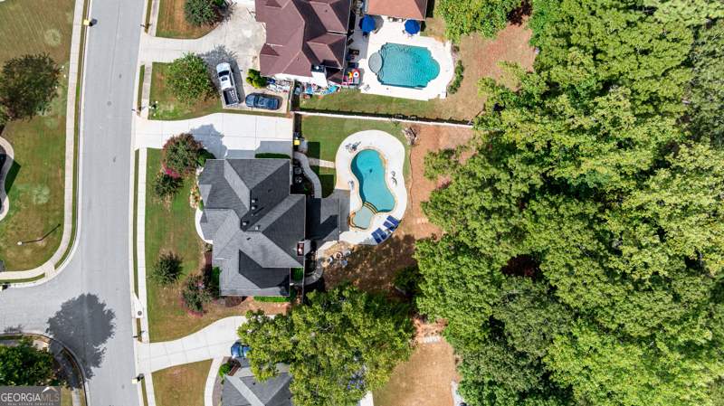 5 bedroom Single Family Residence at 260 Lake Forest Drive, Summergrove, Newnan — photo 2