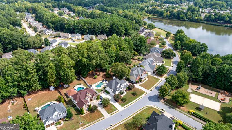 5 bedroom Single Family Residence at 260 Lake Forest Drive, Summergrove, Newnan — photo 4