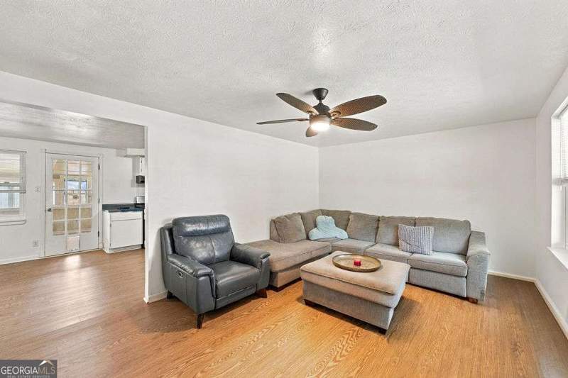 3 bedroom Single Family Residence at 3842 Highway 5, Bearden Place, Douglasville — photo 5