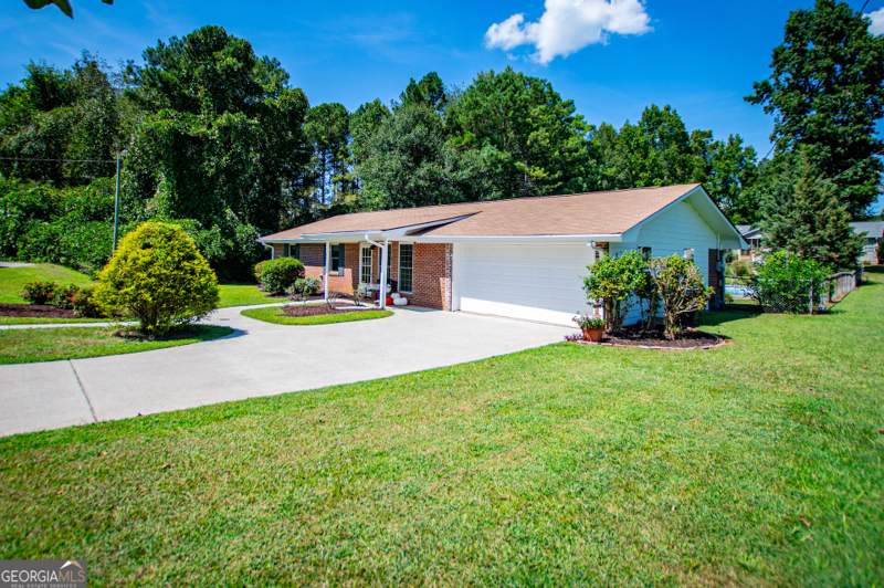 3 bedroom Single Family Residence at 95 E Barbara Lane, Royal AC, Carrollton — photo 4
