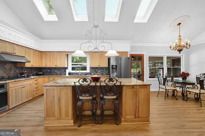4 bedroom Single Family Residence at 1010 Little River Way, LIBERTY HILLS FARMS, Alpharetta — photo 5