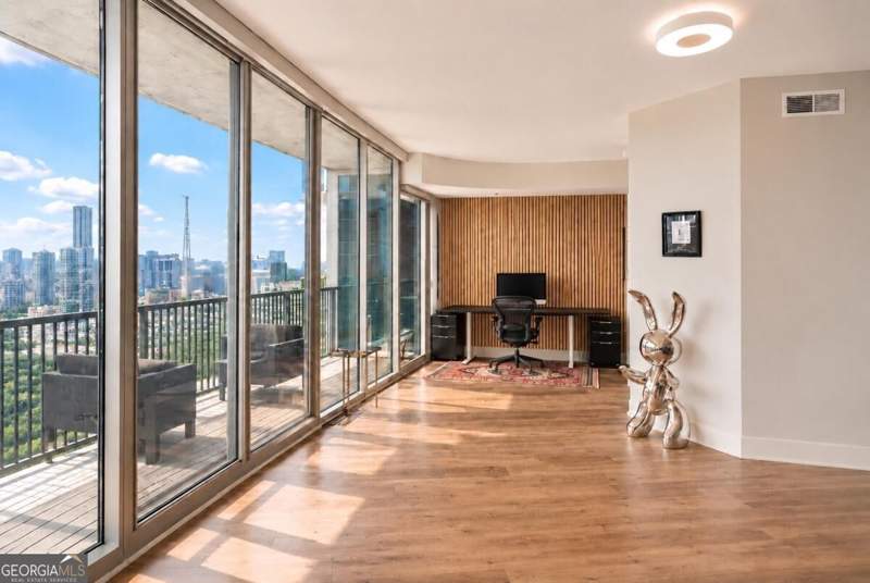 2 bedroom Condominium at 1080 Peachtree Street #2905, MIDTOWN CONDO, Atlanta — photo 3